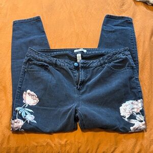 Refuge skinny jeans with rose decal